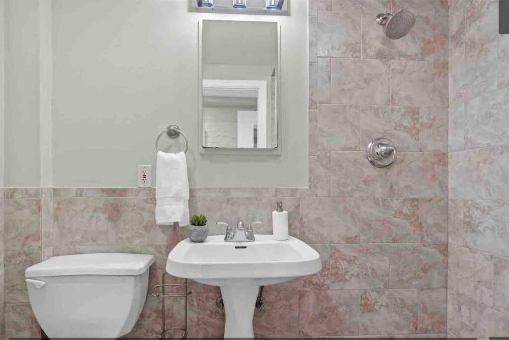 Apartamento Glover Park/Georgetown Oasis With Parking Washington Exterior foto